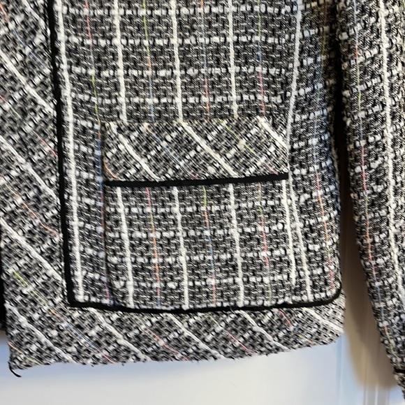 Ladies 70% silk jacket, check out the beautiful plaid - Picture 3 of 9